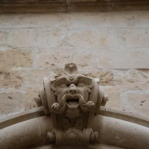 https://victoria-apt-historical-centre-lecce.lecce-hotels.com